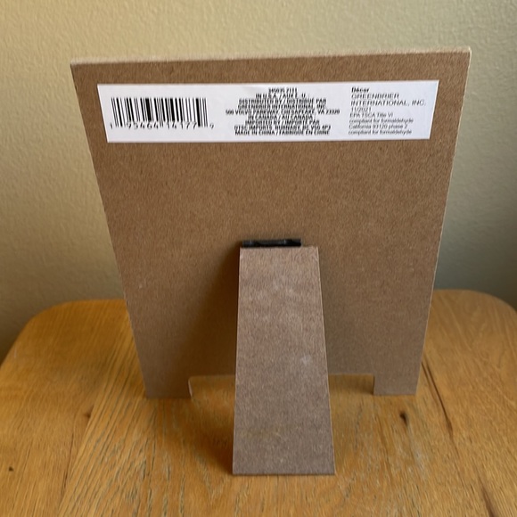 Hello Weekend Easel Style Picture Frame NWT - Picture 2 of 3